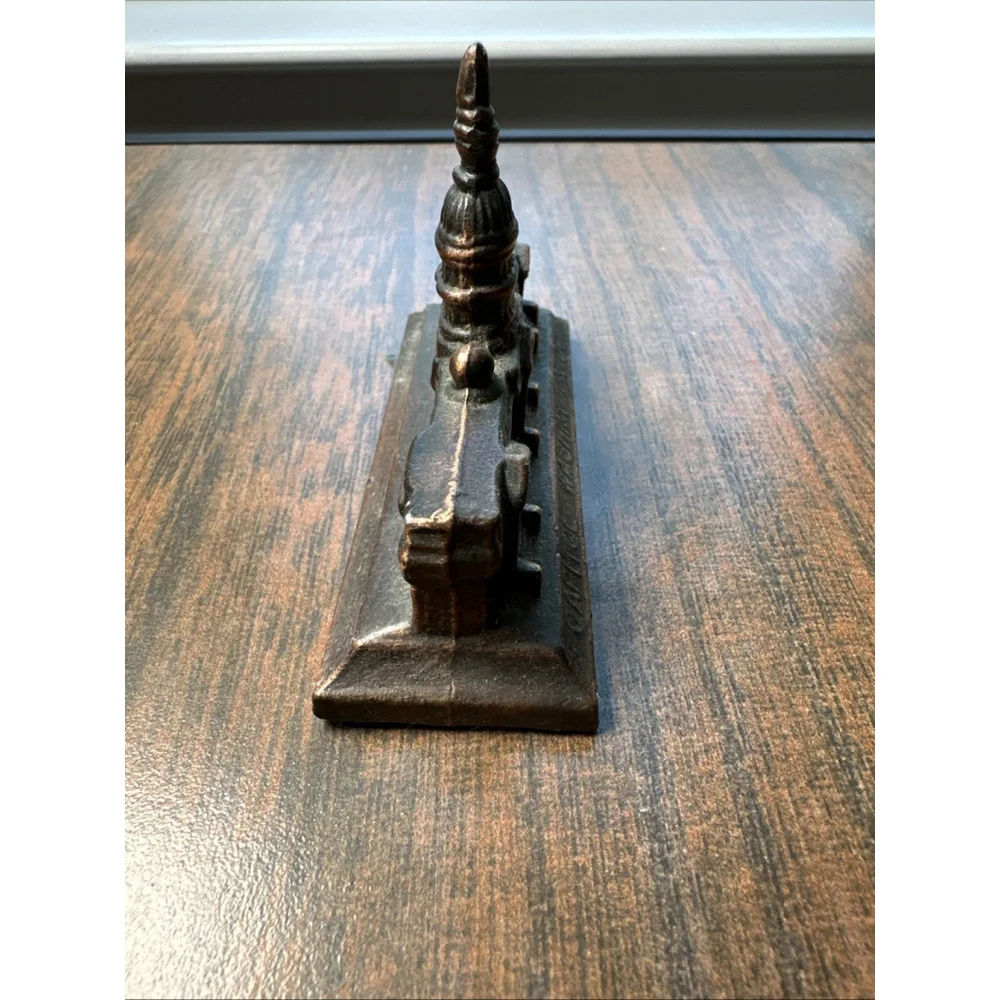 US Capitol Building Souvenir Paperweight Copper Metal Washington DC Traditional